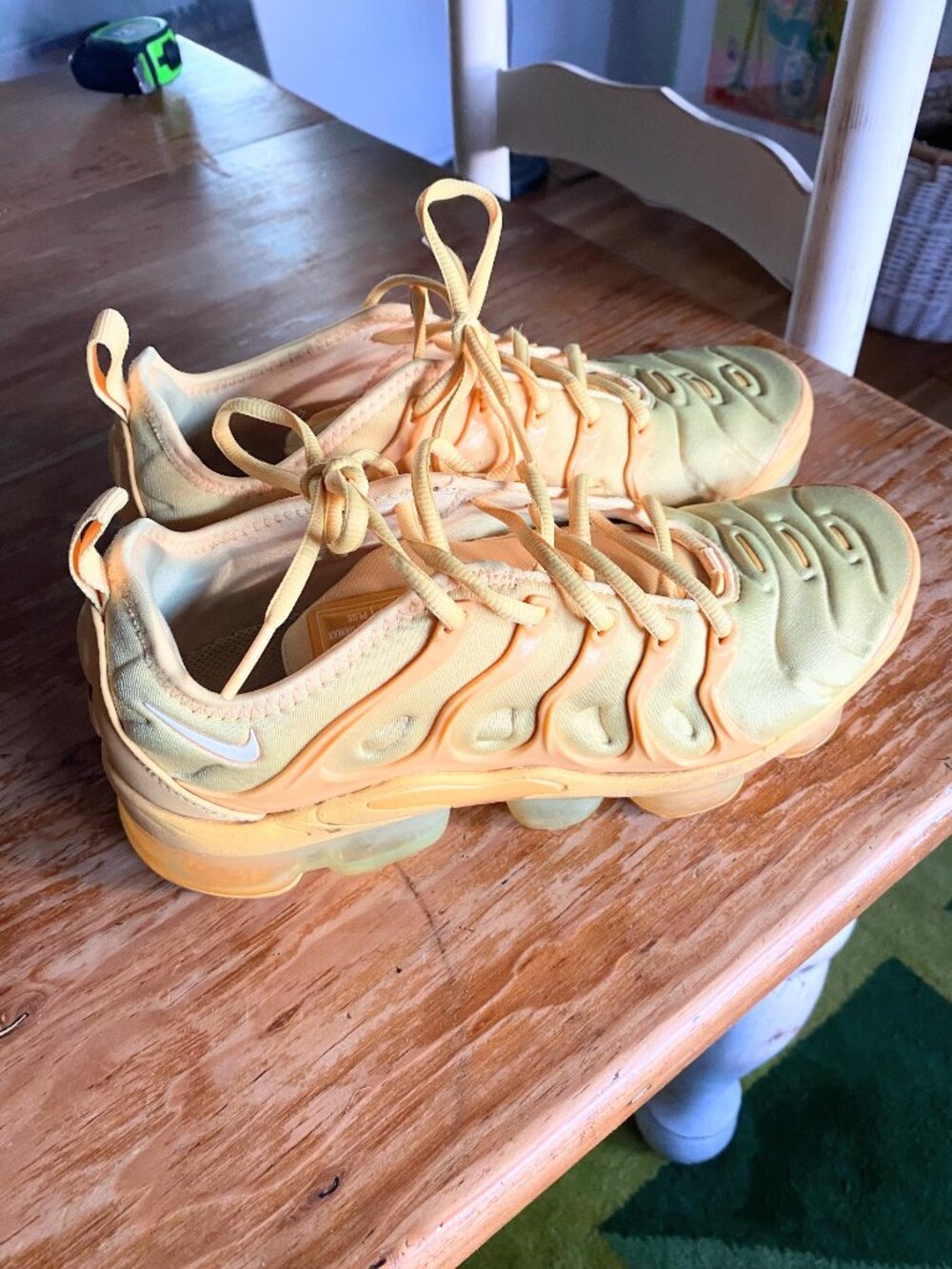 Nike Vapor Max Women's Sneakers Yellow Yolk Sz 9